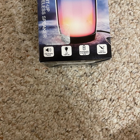 Core wireless light up Bluetooth speaker - Picture 2 of 5
